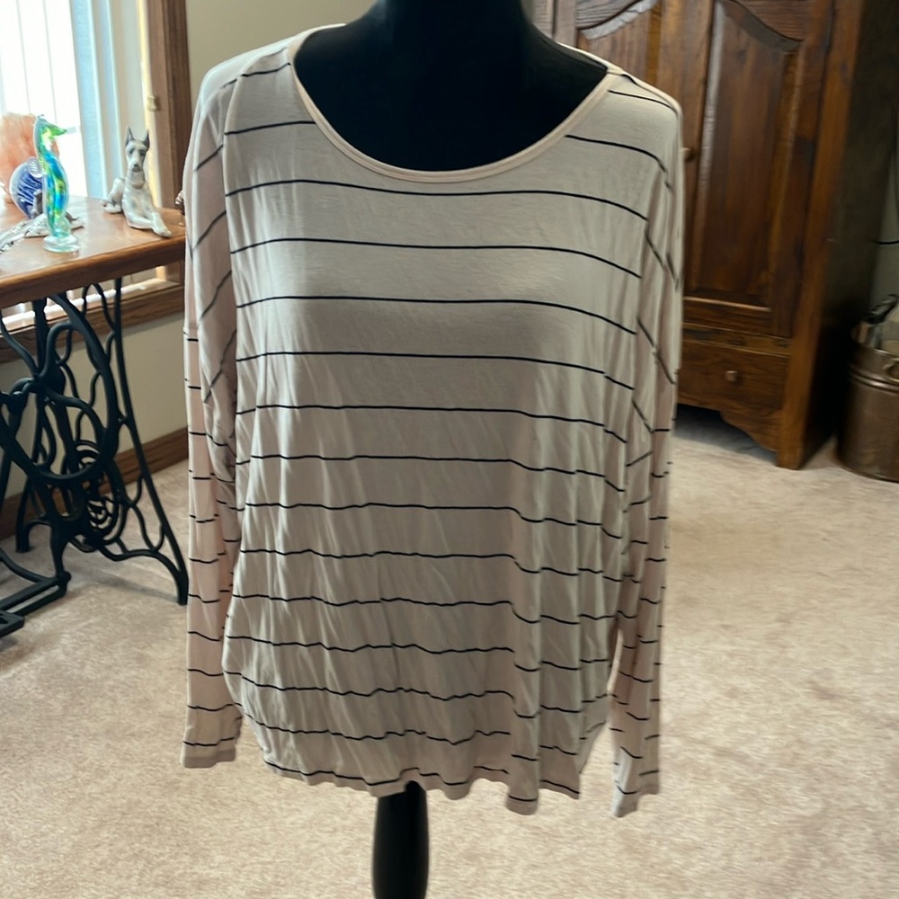Long sleeve tee